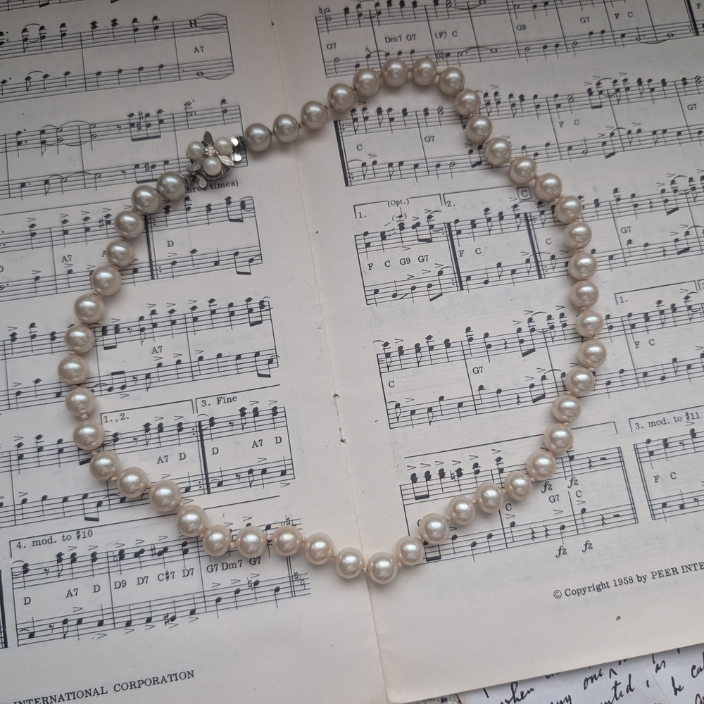 Elegant Pearl Necklace